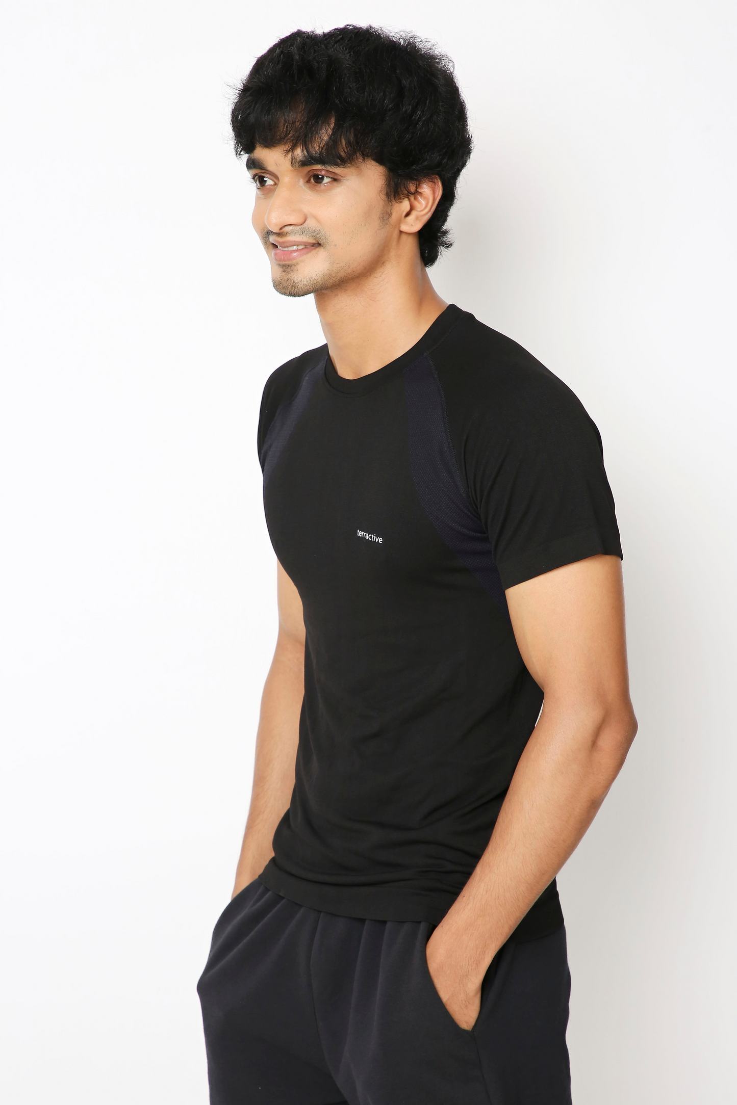 Seamless Performance Tee / Body-Fit