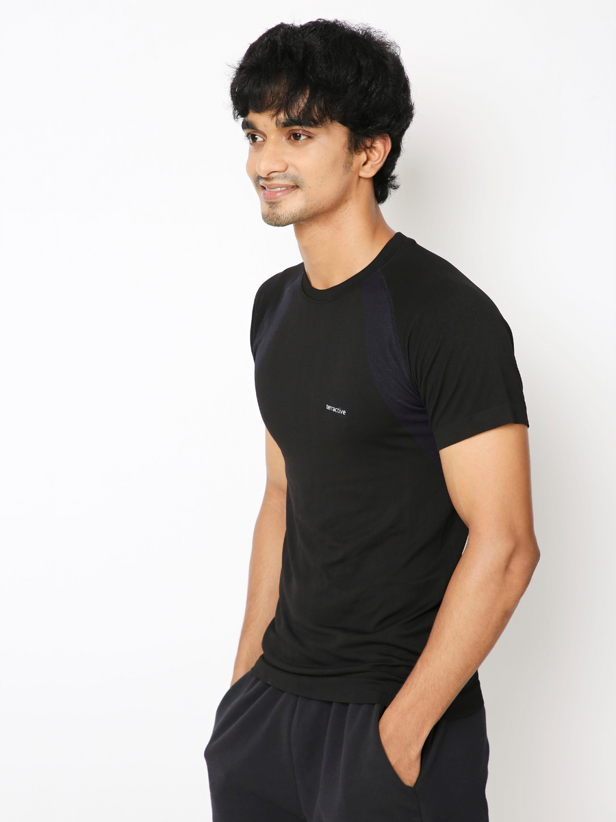 Seamless Performance Tee / Body-Fit