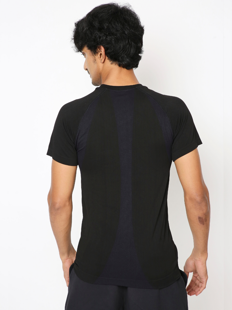 Seamless Performance Tee / Body-Fit