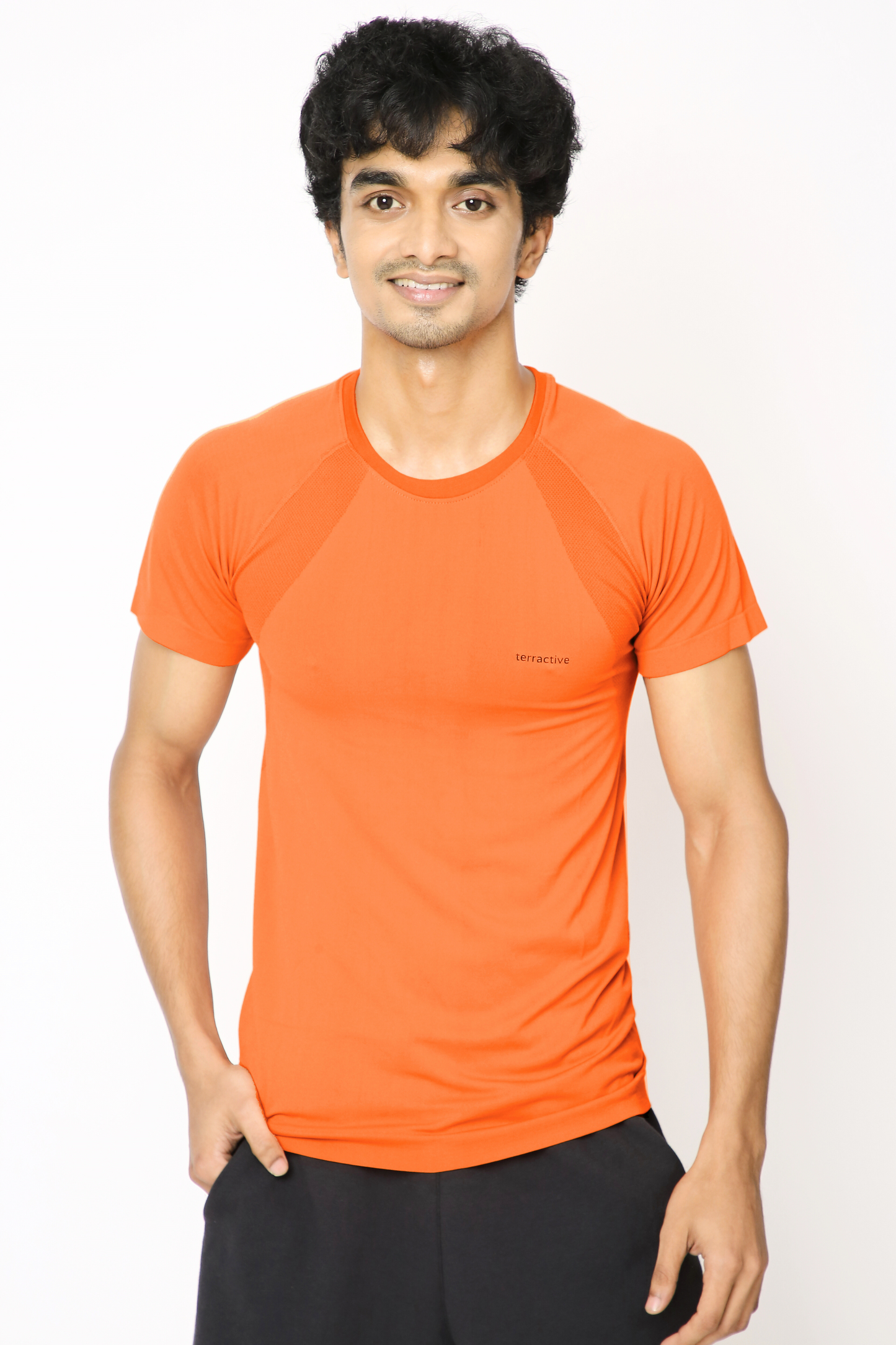 Seamless Performance Tee / Body-Fit