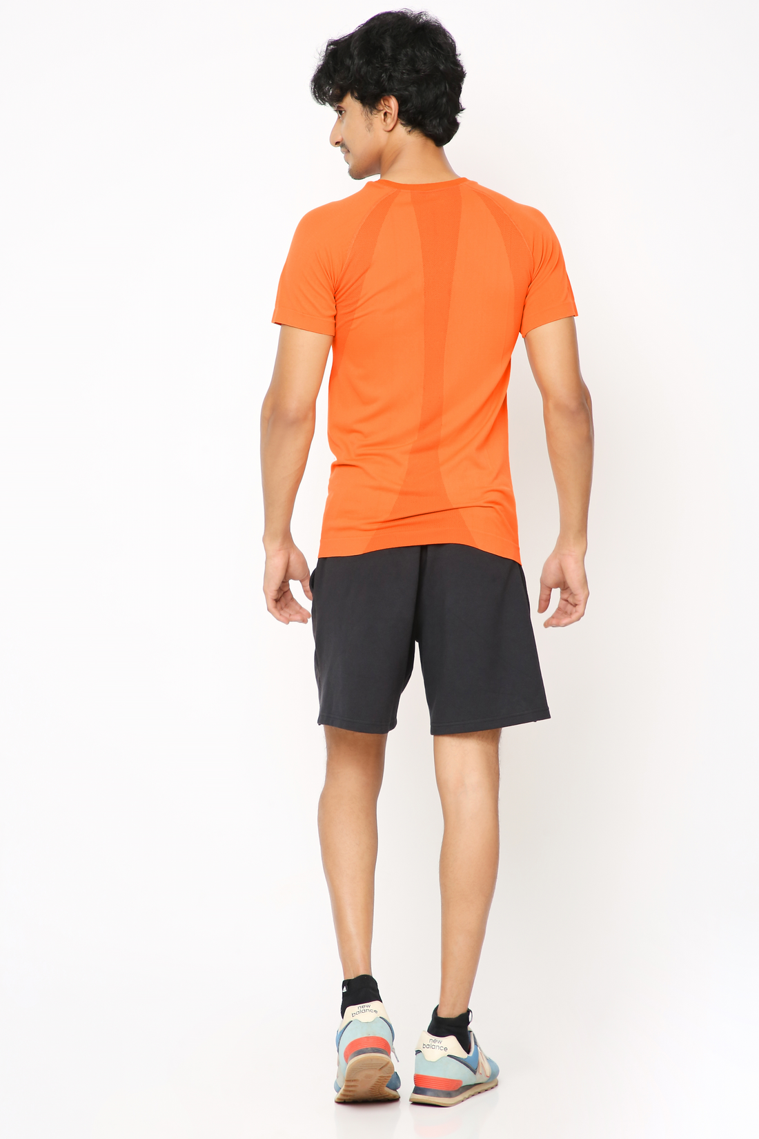 Seamless Performance Tee / Body-Fit