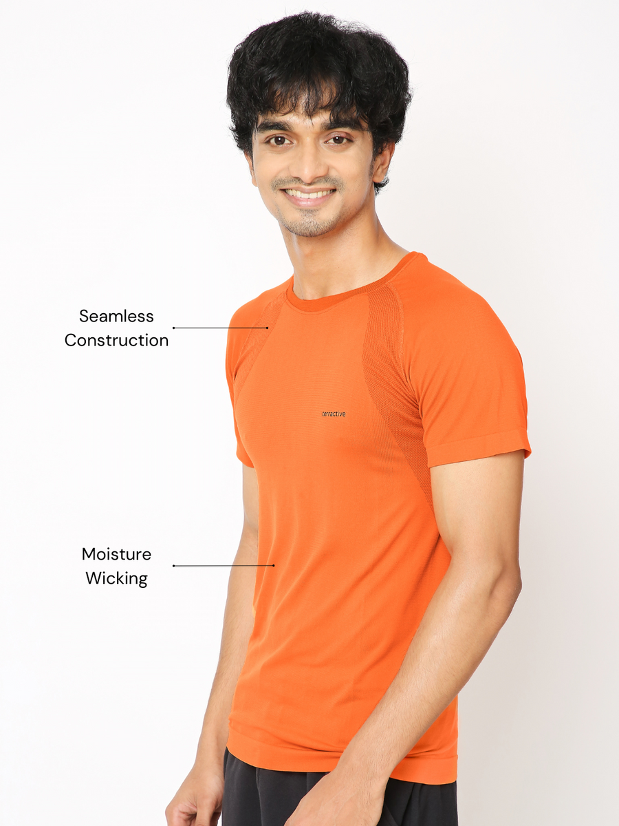 Seamless Performance Tee / Body-Fit