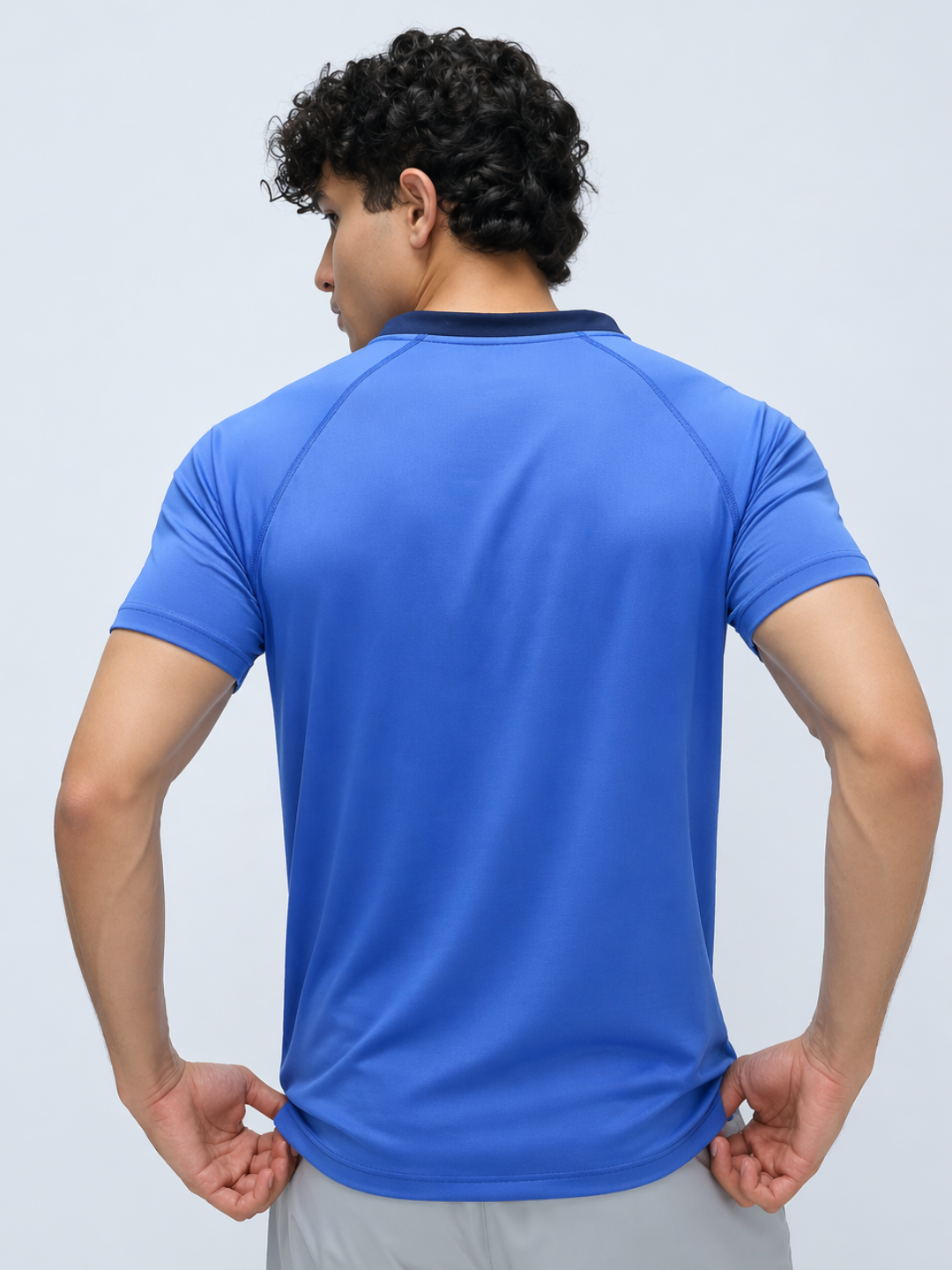 Seamless Performance Tee / Body-Fit
