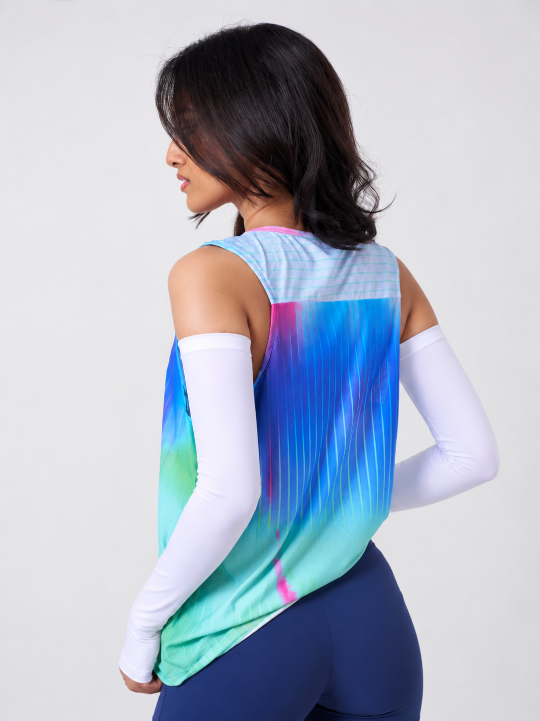 101 Gsm Oversized Tank + FREE UV Sleeve