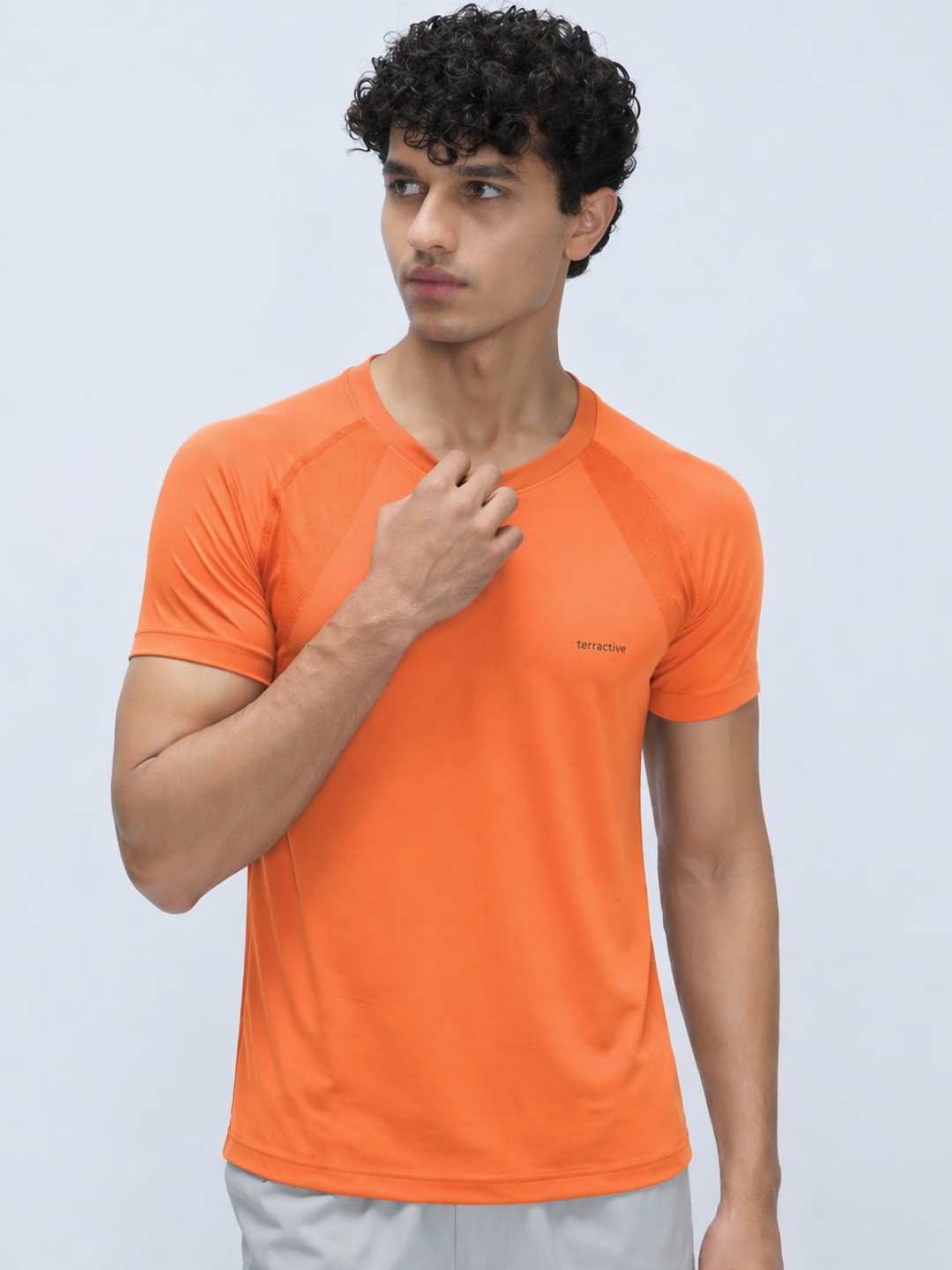 Seamless Performance Tee / Body-Fit