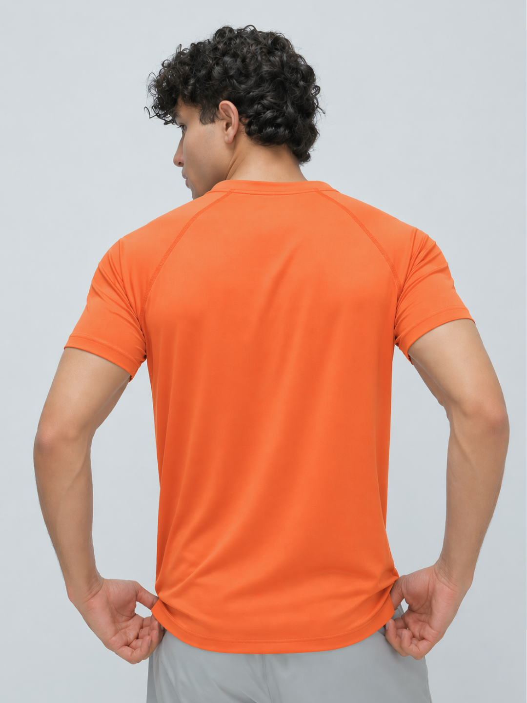 Seamless Performance Tee / Body-Fit